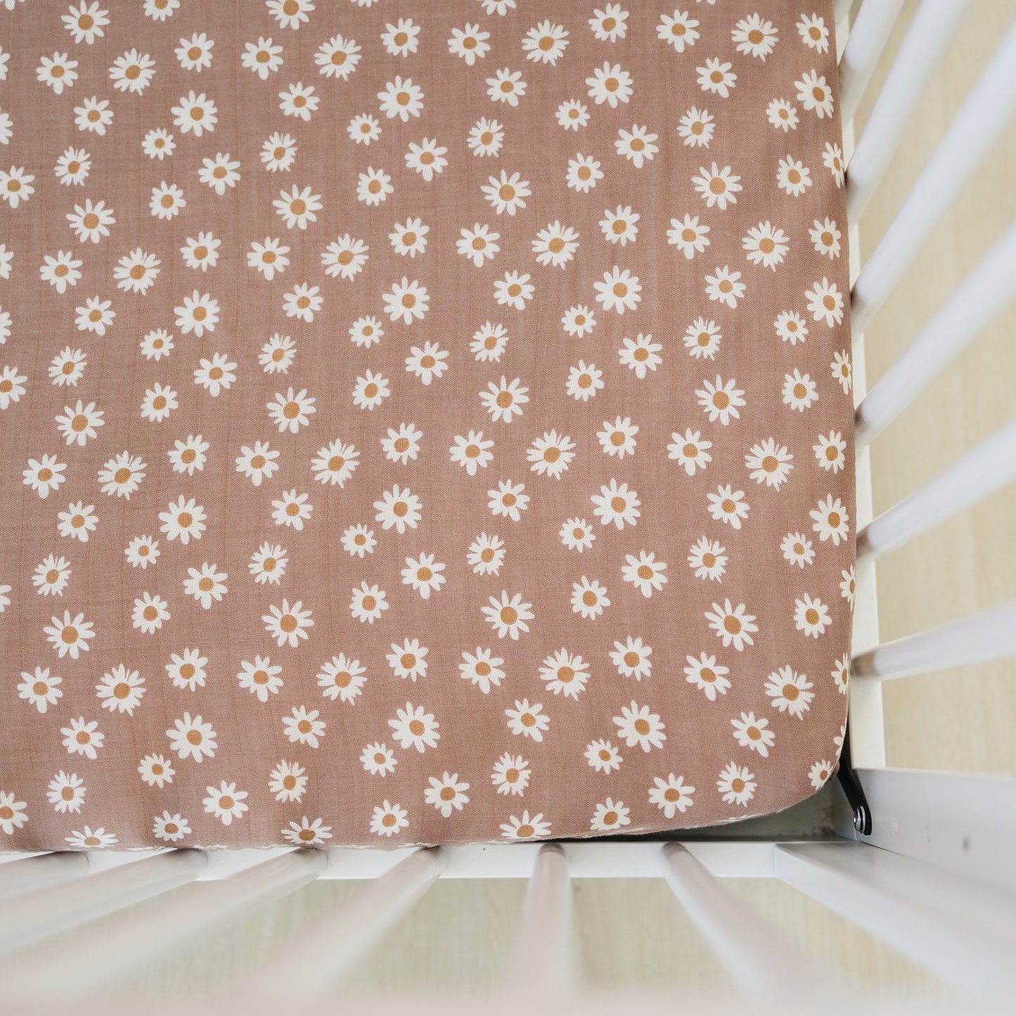 Daisy Dream Muslin Crib Sheet